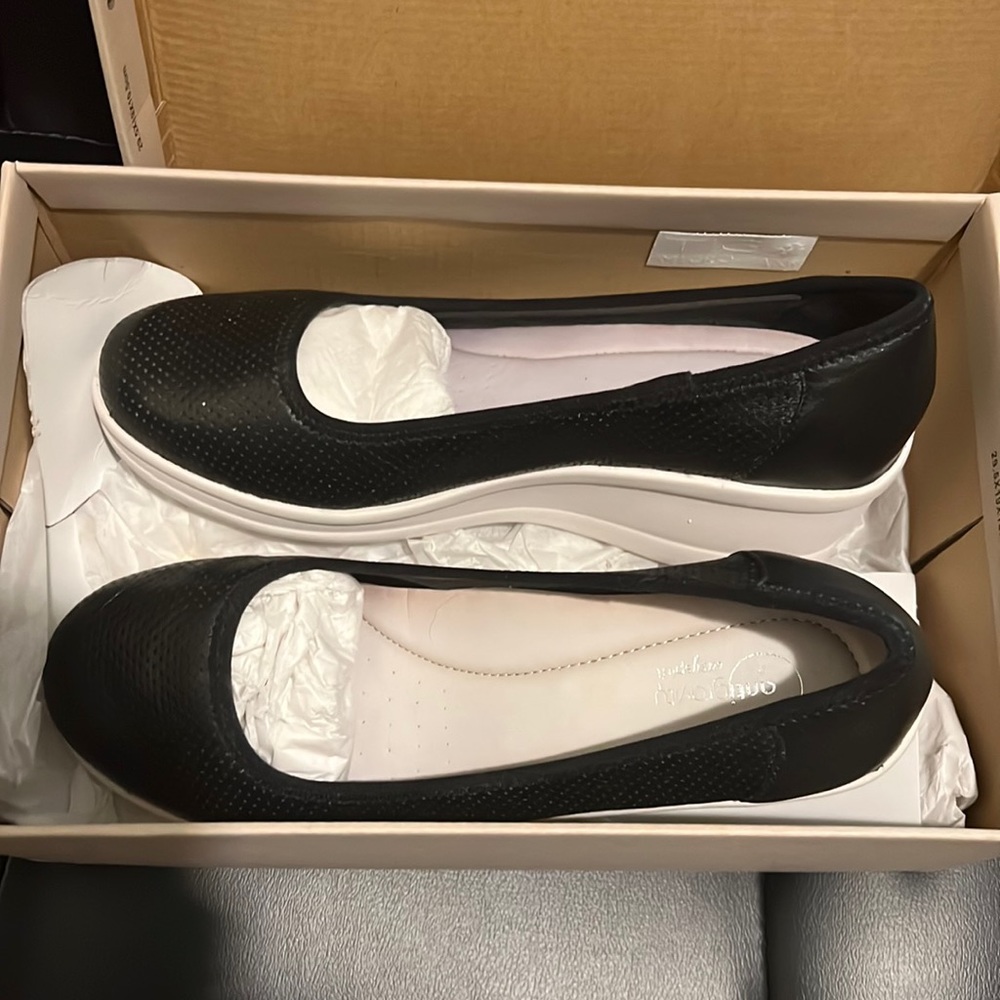 Antigravity easy spirit 7 1/2 black new with box; never worn!